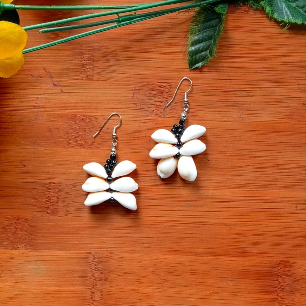 1PR Beautiful Cowrie Shell Earrings Set - Picture 11 of 12